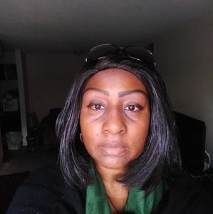 Meet your Posher, Lucienne